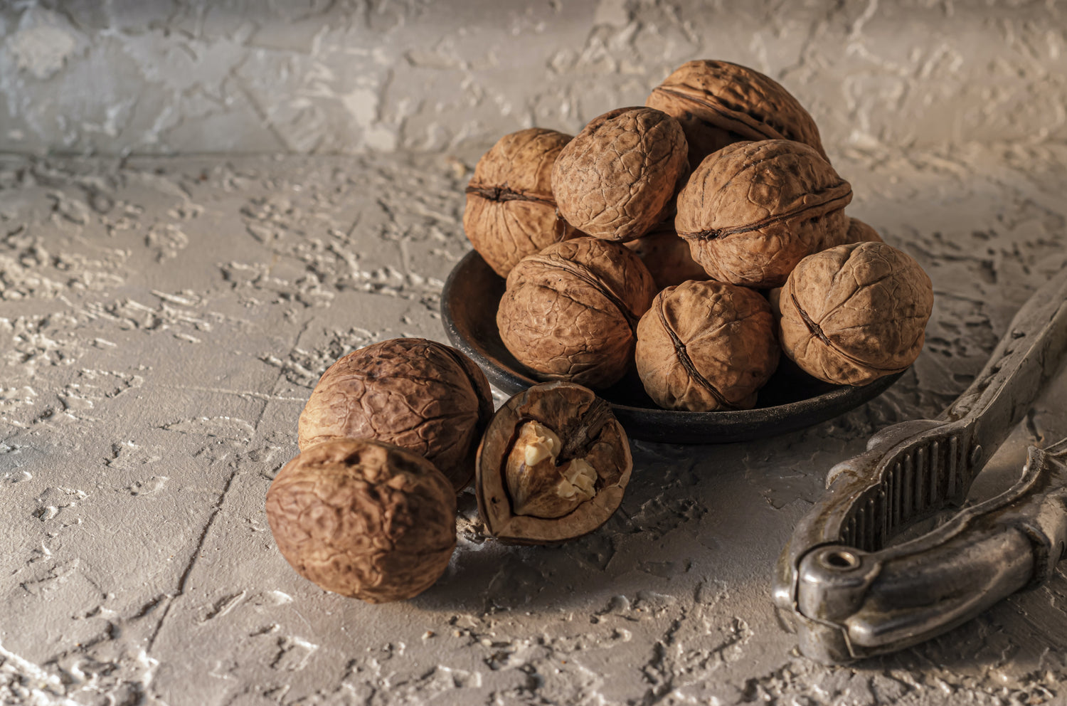 the bath essence - natural ingredient - walnut shell